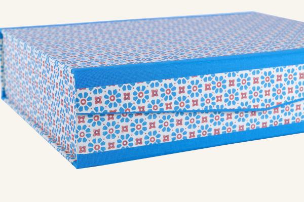 Schachtel "Resi", cyan, Blumenmotiv